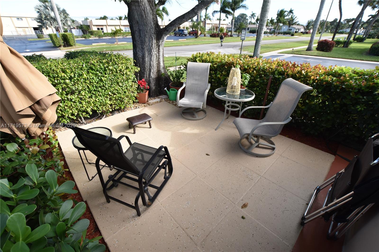 CRESTHAVEN VILLAS CONDO 1 - Residential