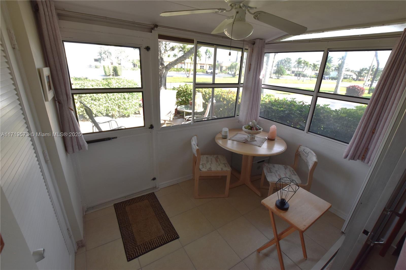 CRESTHAVEN VILLAS CONDO 1 - Residential