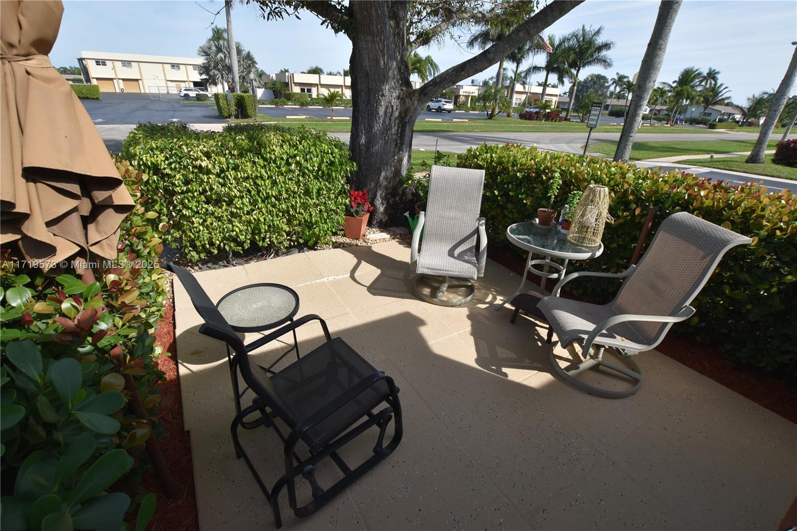 CRESTHAVEN VILLAS CONDO 1 - Residential