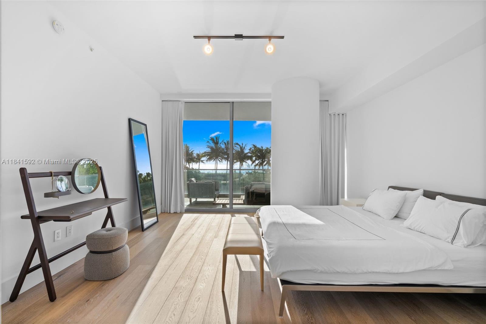 OCEANA BAL HARBOUR CONDO - Residential