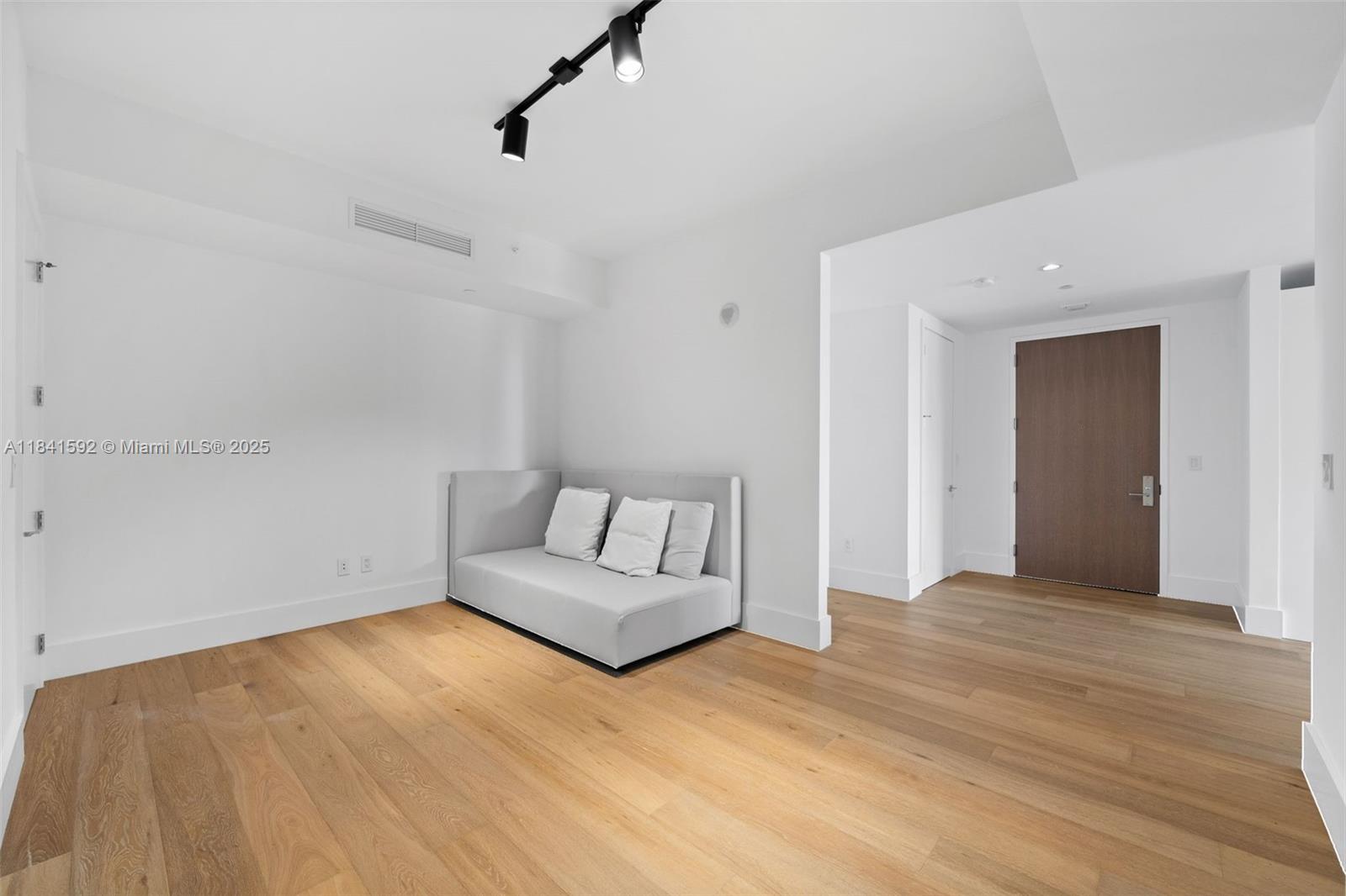 OCEANA BAL HARBOUR CONDO - Residential