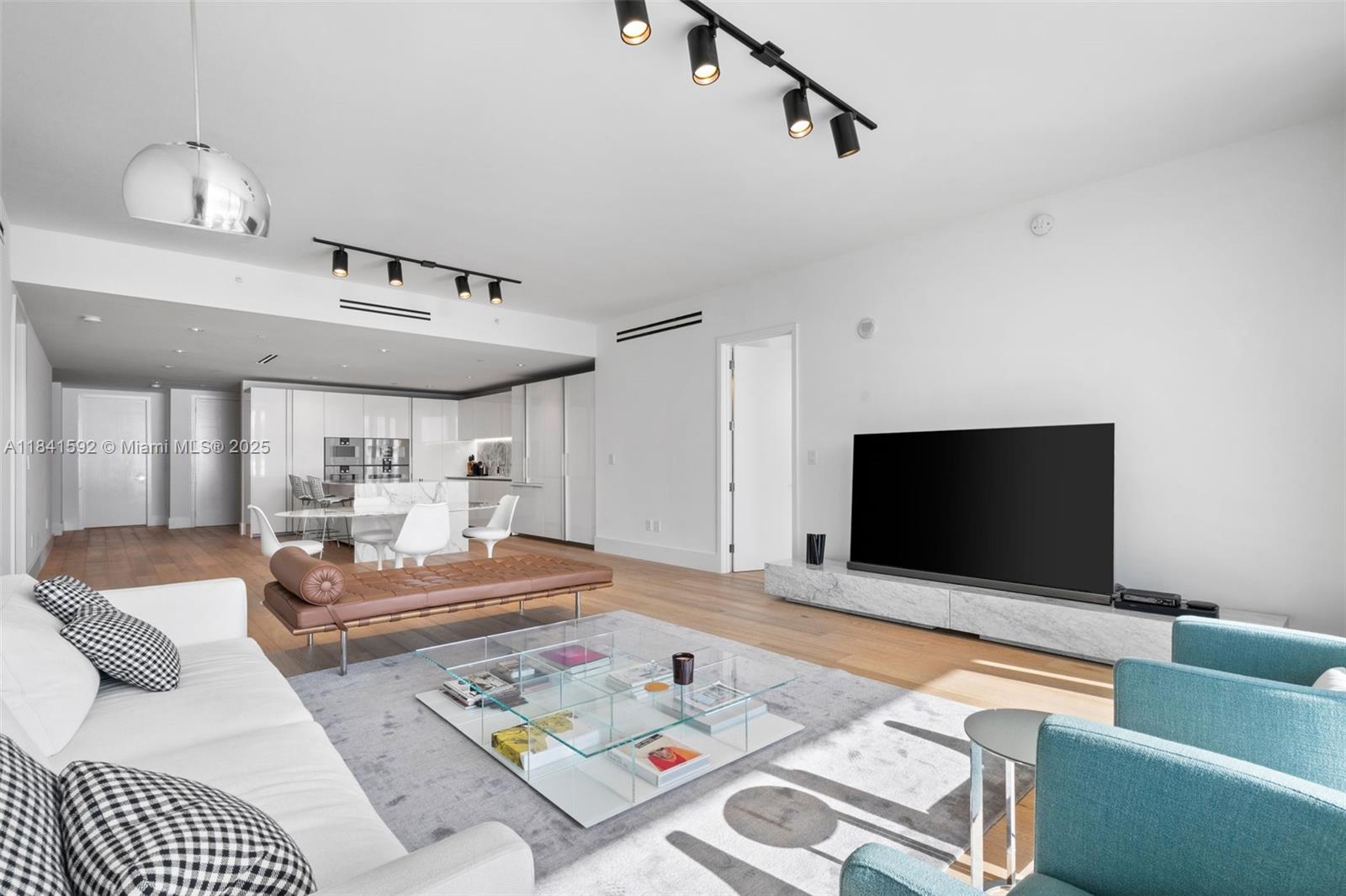 OCEANA BAL HARBOUR CONDO - Residential