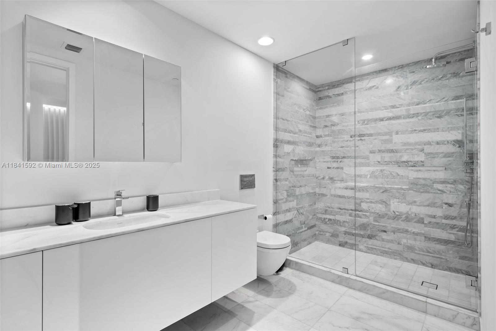 OCEANA BAL HARBOUR CONDO - Residential