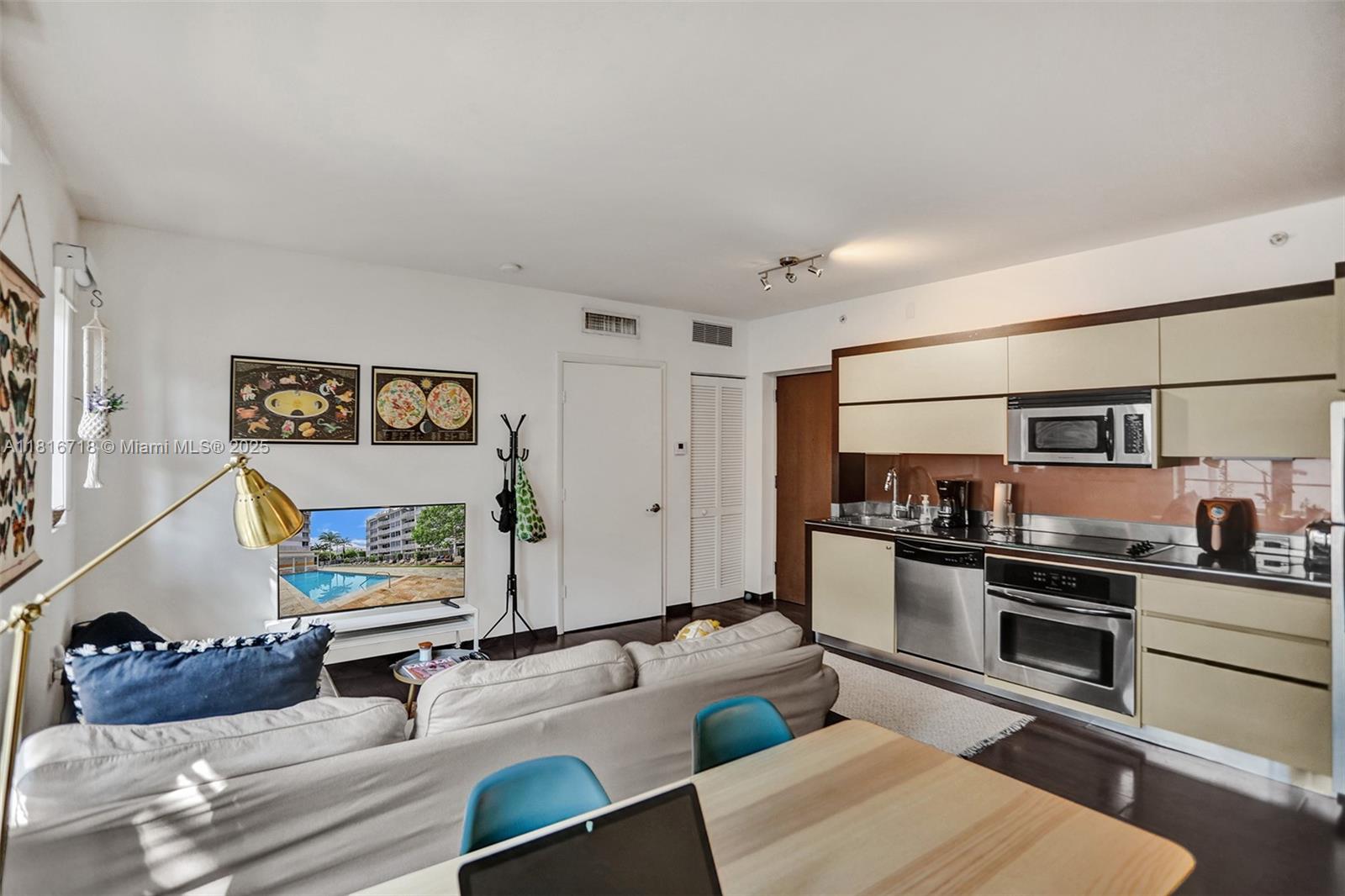 ARTECITY GOVERNOR CONDO - Residential Lease