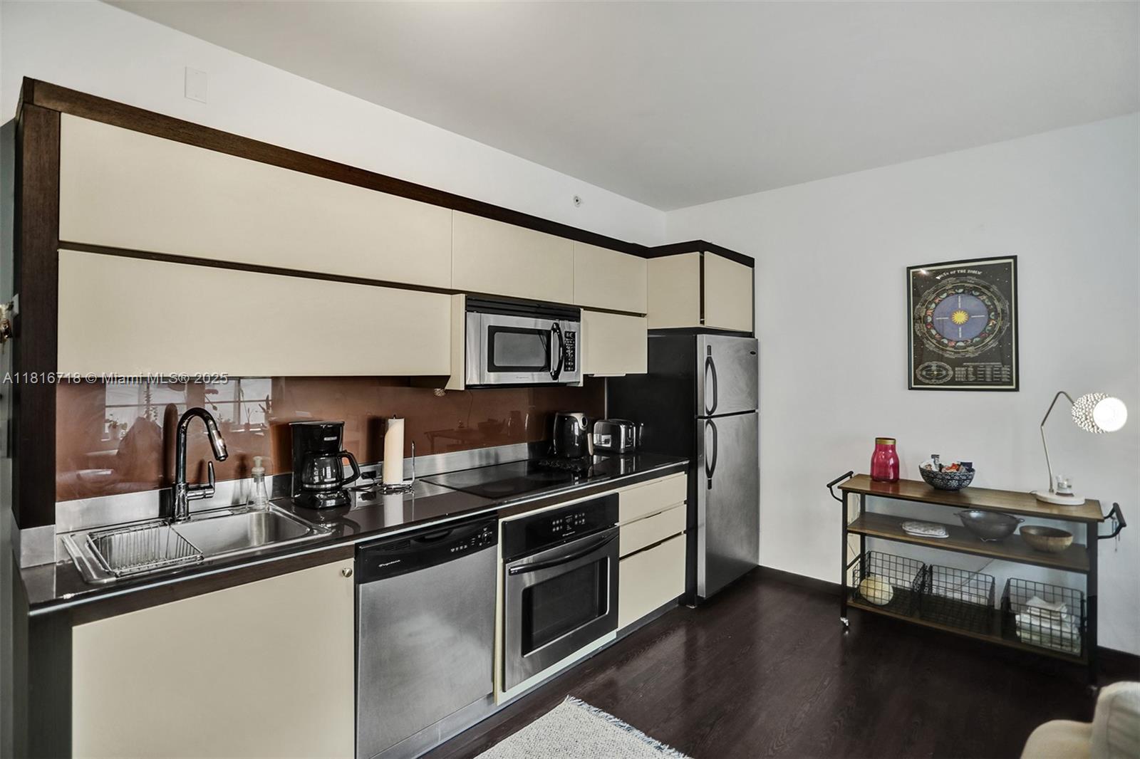 ARTECITY GOVERNOR CONDO - Residential Lease