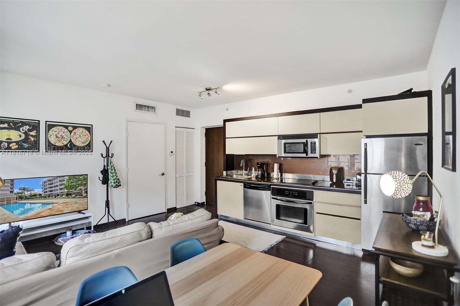 ARTECITY GOVERNOR CONDO - Residential Lease