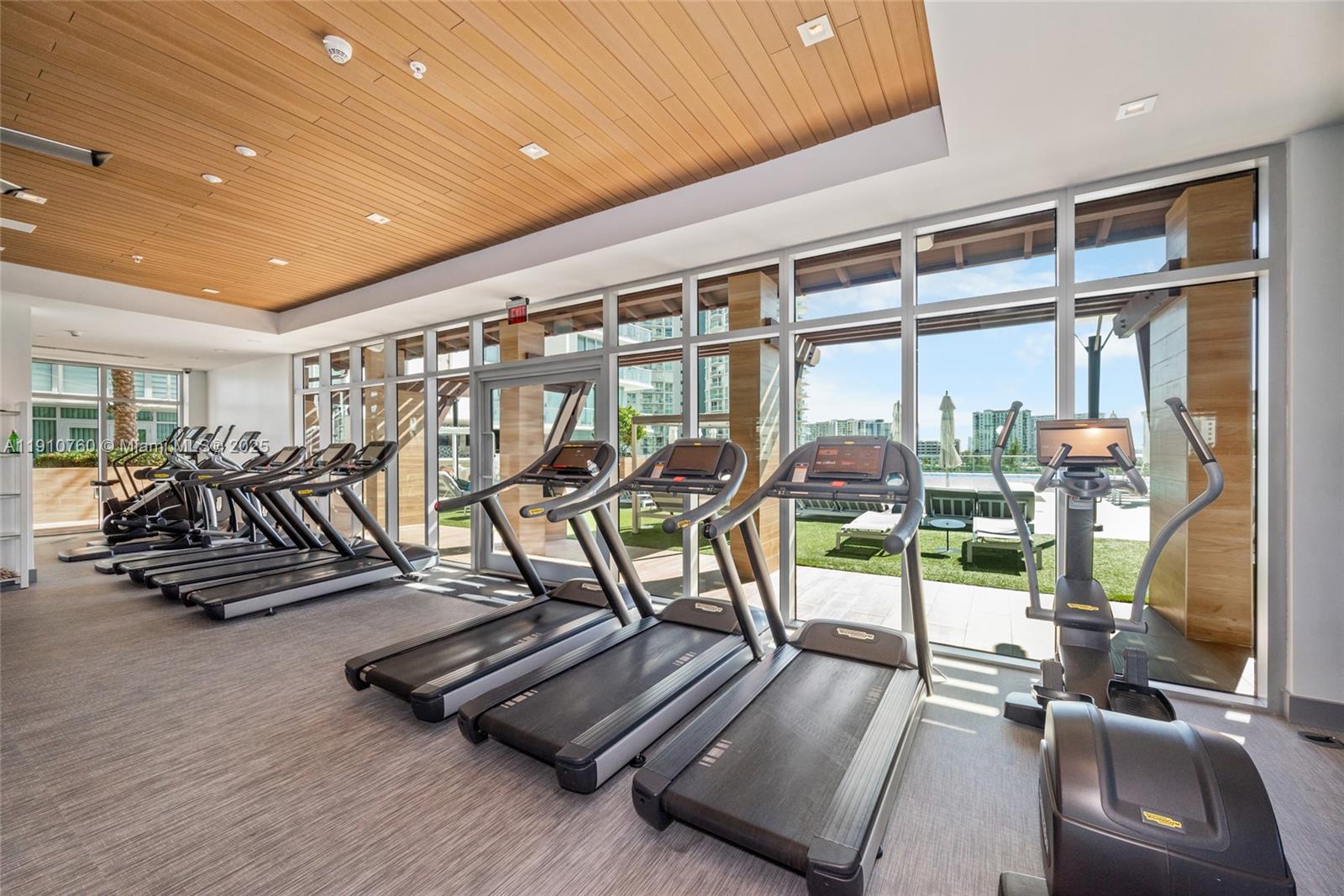 PARQUE TOWERS CONDO - Residential