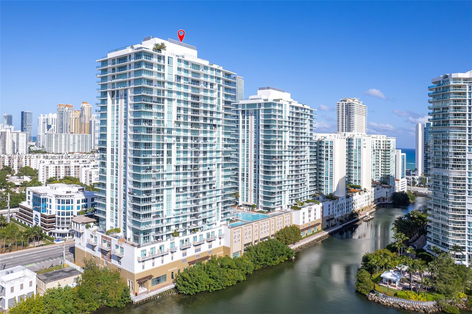 PARQUE TOWERS CONDO - Residential