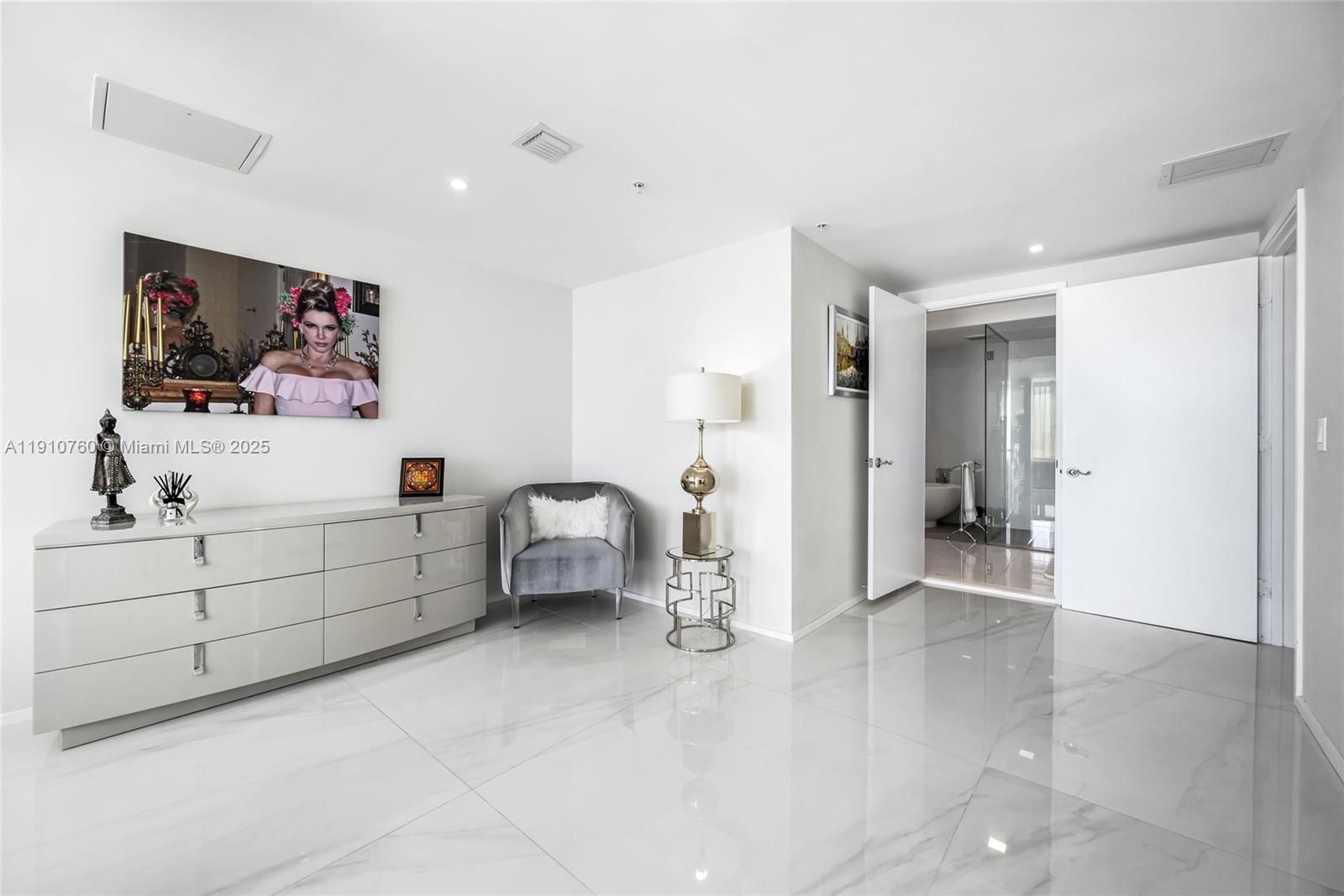 PARQUE TOWERS CONDO - Residential