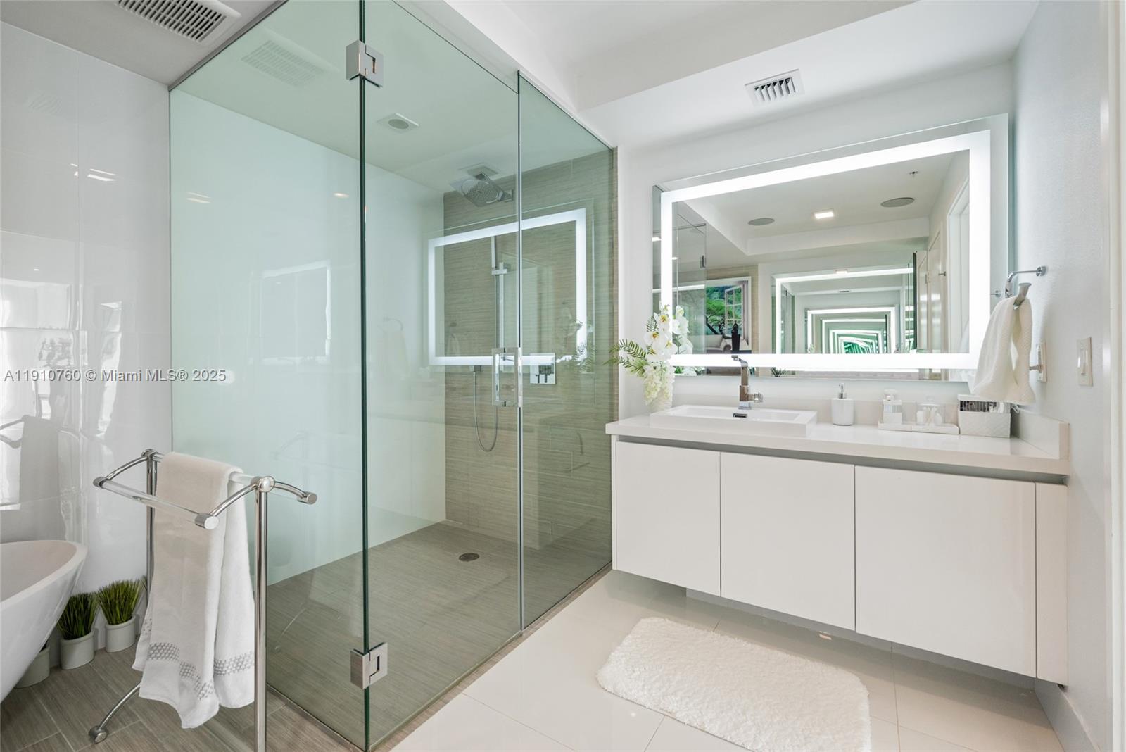 PARQUE TOWERS CONDO - Residential