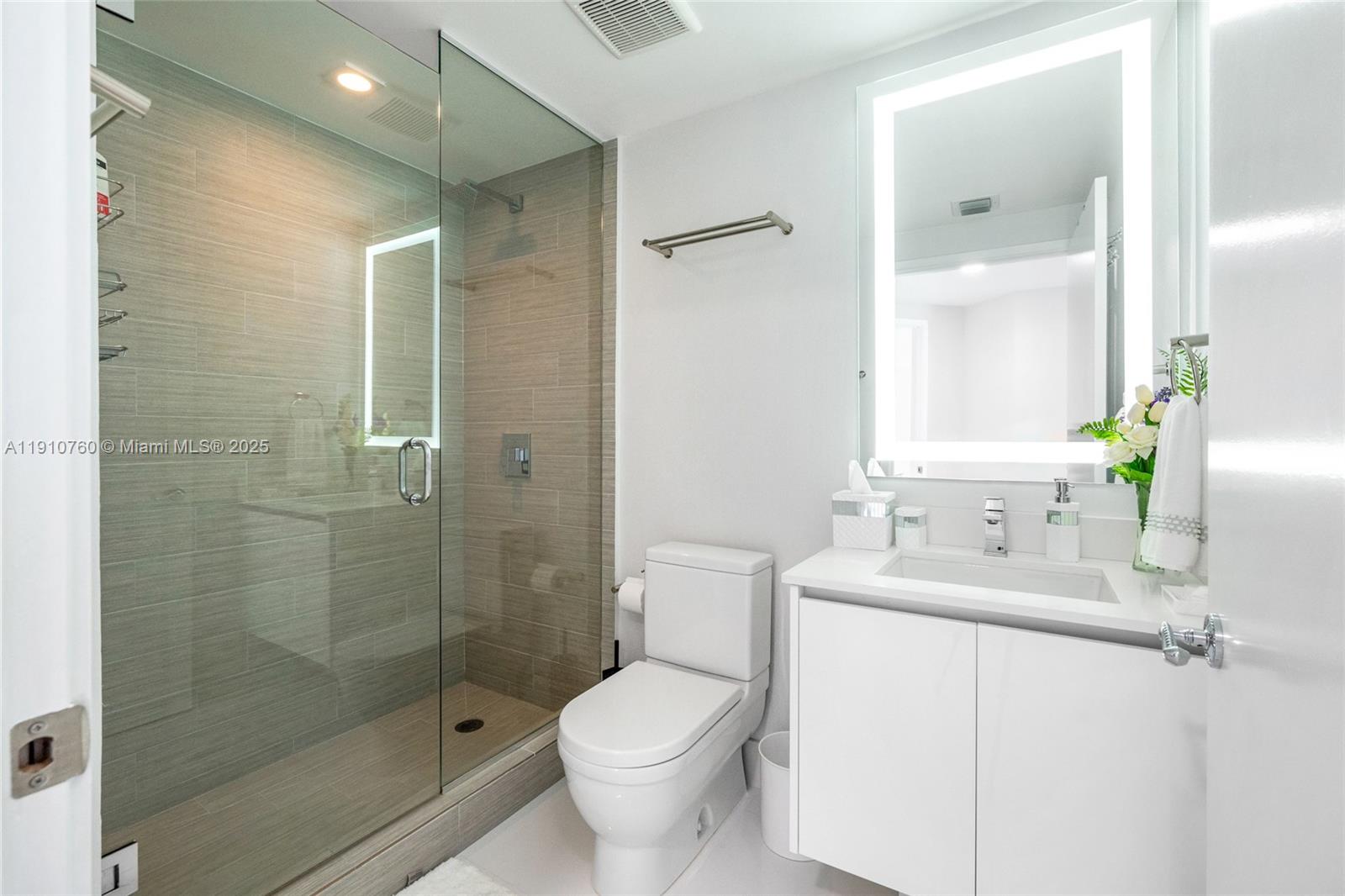 PARQUE TOWERS CONDO - Residential