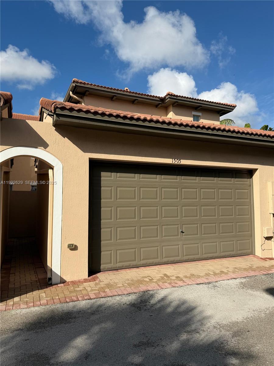 MEADOW PINES - Residential Lease