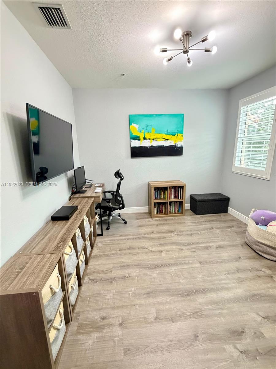 MEADOW PINES - Residential Lease