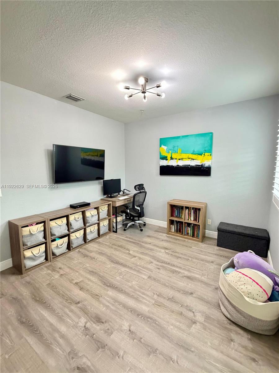 MEADOW PINES - Residential Lease