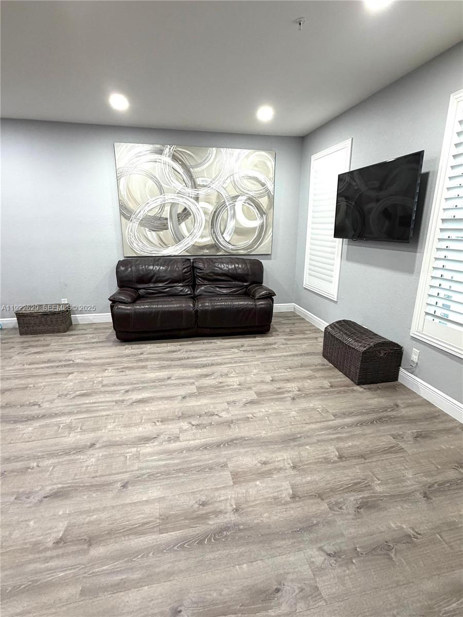 MEADOW PINES - Residential Lease