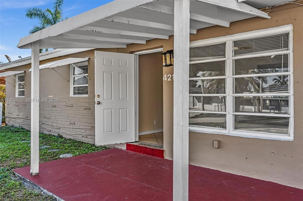 Photo of 4214 SW 49th Ct, Dania Beach, FL 33314 (MLS # A11964820)