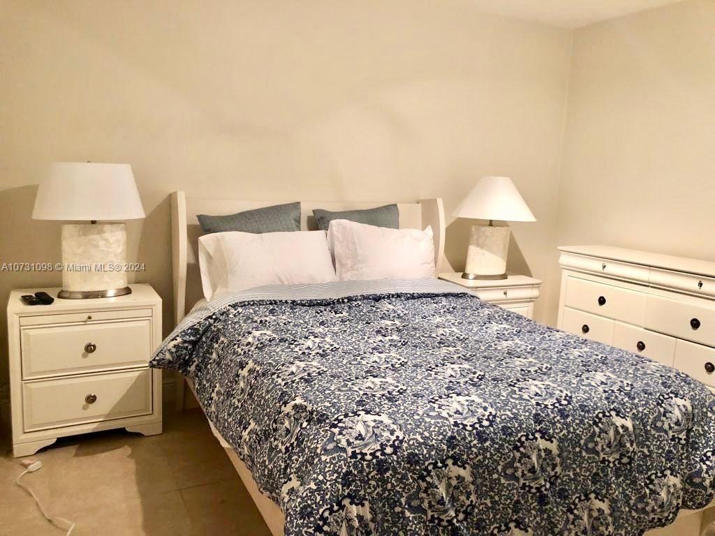 Remodeled 1 bed/1 bath rental with fully furnished, kitchen utensils... S/S appliances. Impact windows. Walking distance to the beach, restaurants, supermarket, shopping, park, and Community Center, easy to show. Please txt LA for a showing. Annual tenant included electricity and water. For Short-term tenant rental included utilities, wi-fi, and cables, Call Listing Agent for shodrtterms rental price.