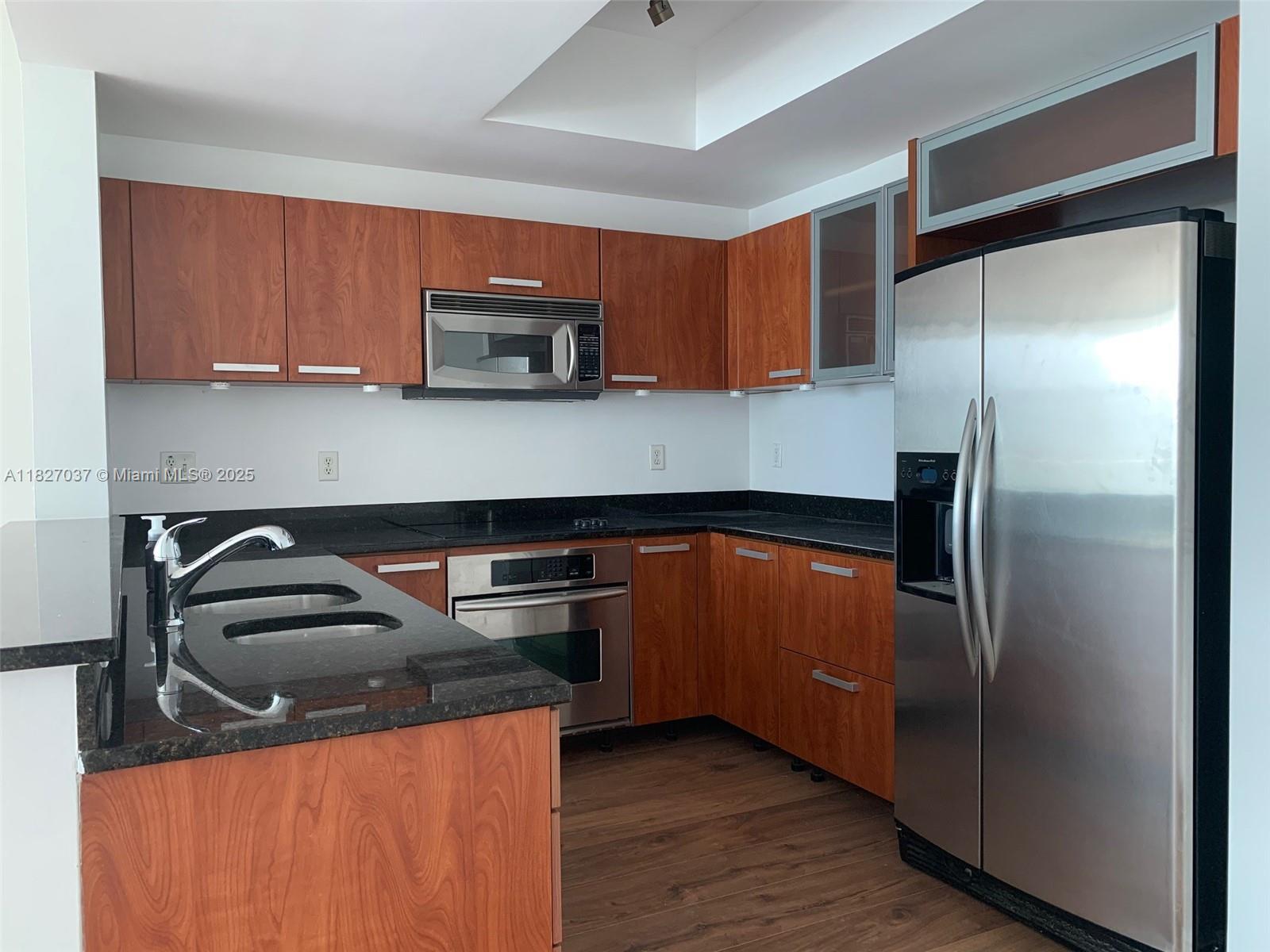 3131 NE 188th St 2-909