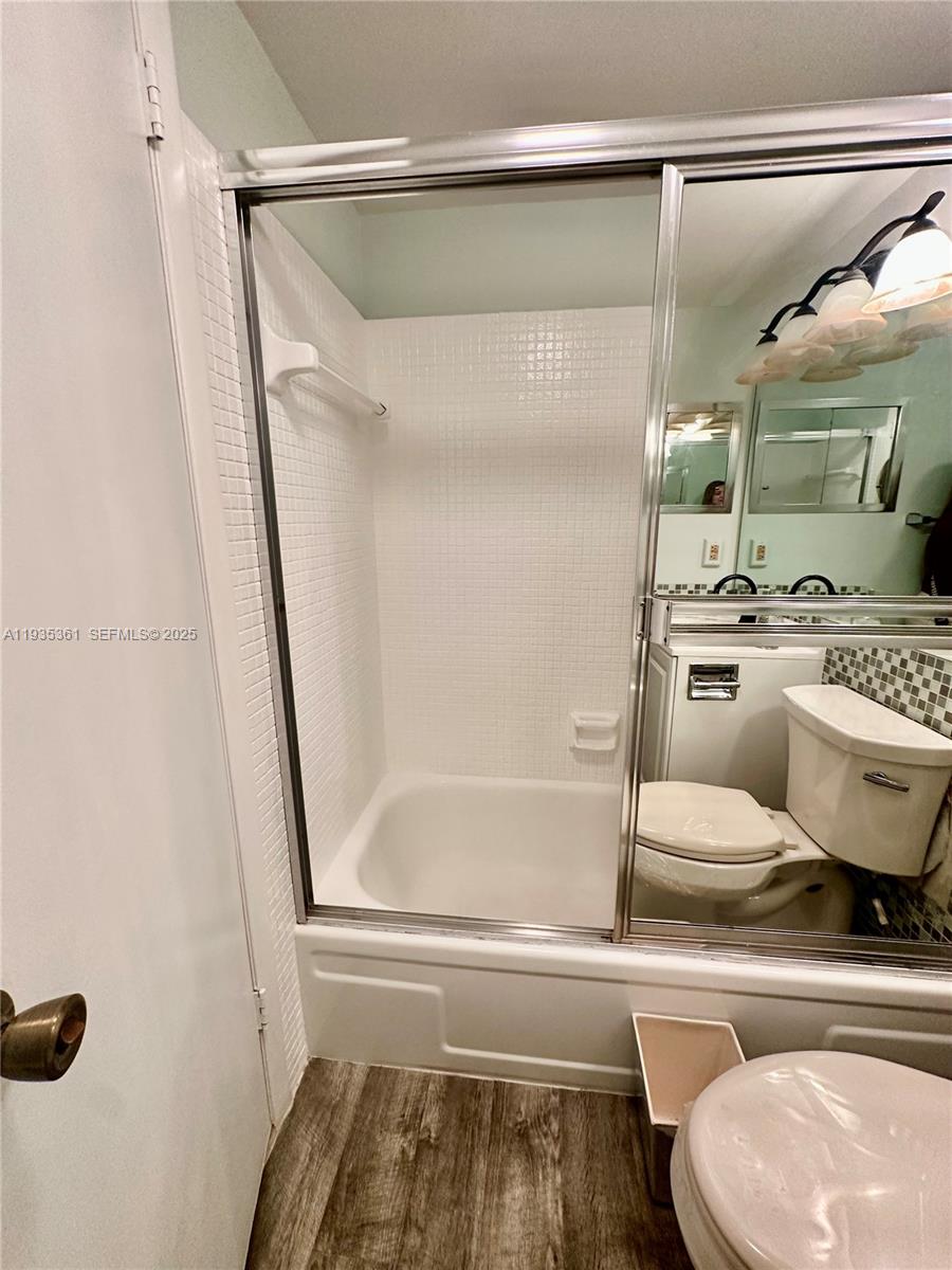 HARWOOD E CONDO - Residential