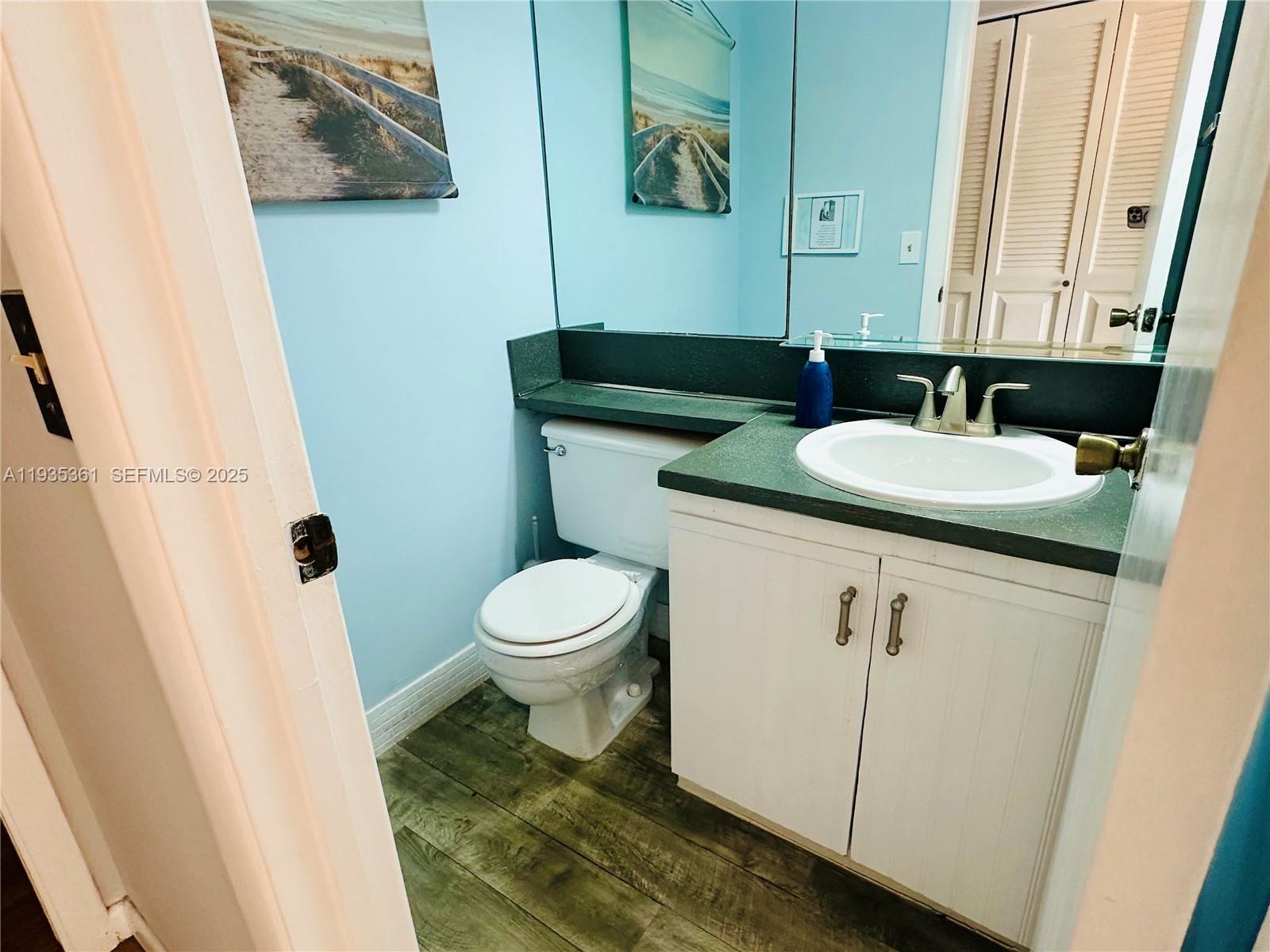 HARWOOD E CONDO - Residential