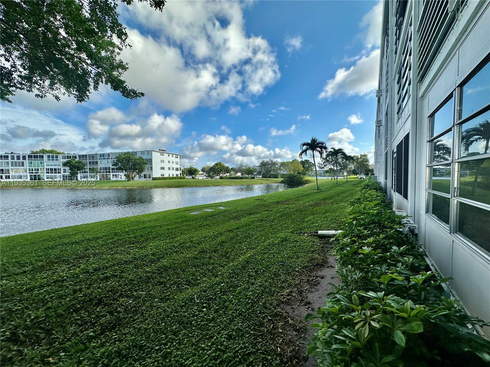 HARWOOD E CONDO - Residential