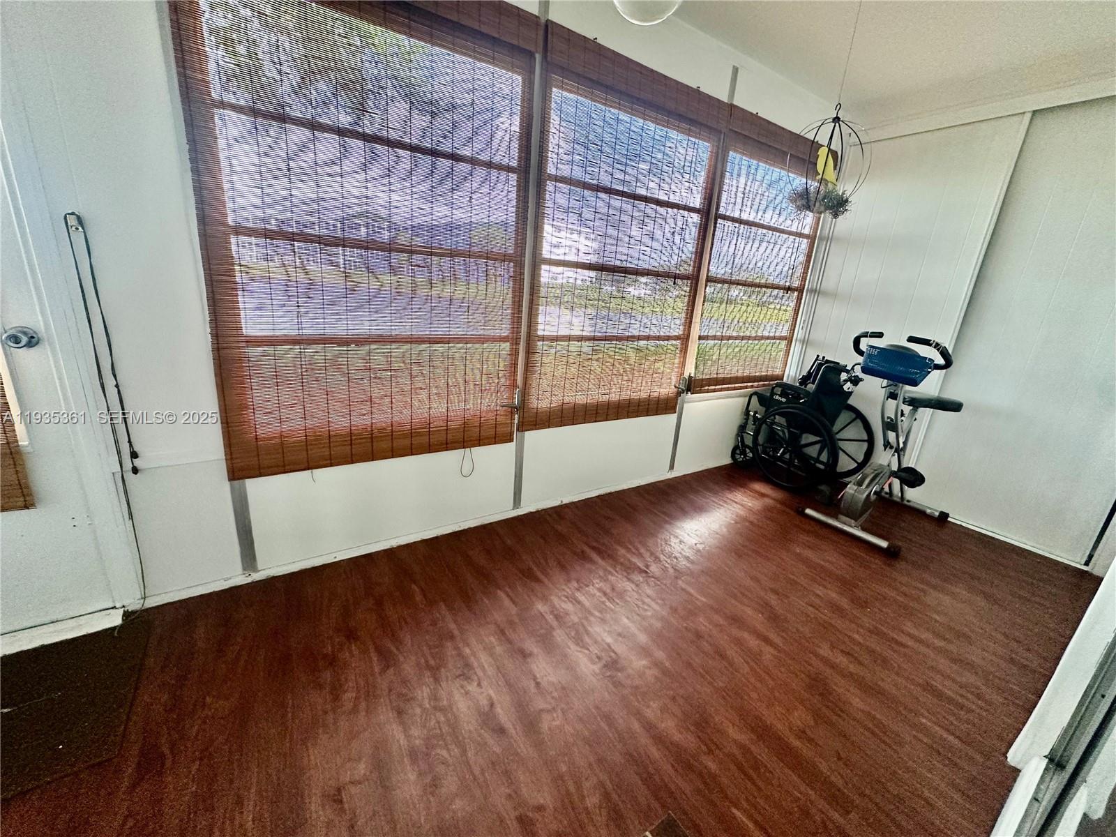 HARWOOD E CONDO - Residential