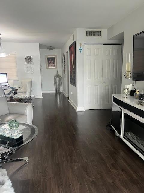 VILLAS OF MIAMI LAKES CON - Residential