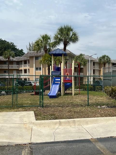 VILLAS OF MIAMI LAKES CON - Residential