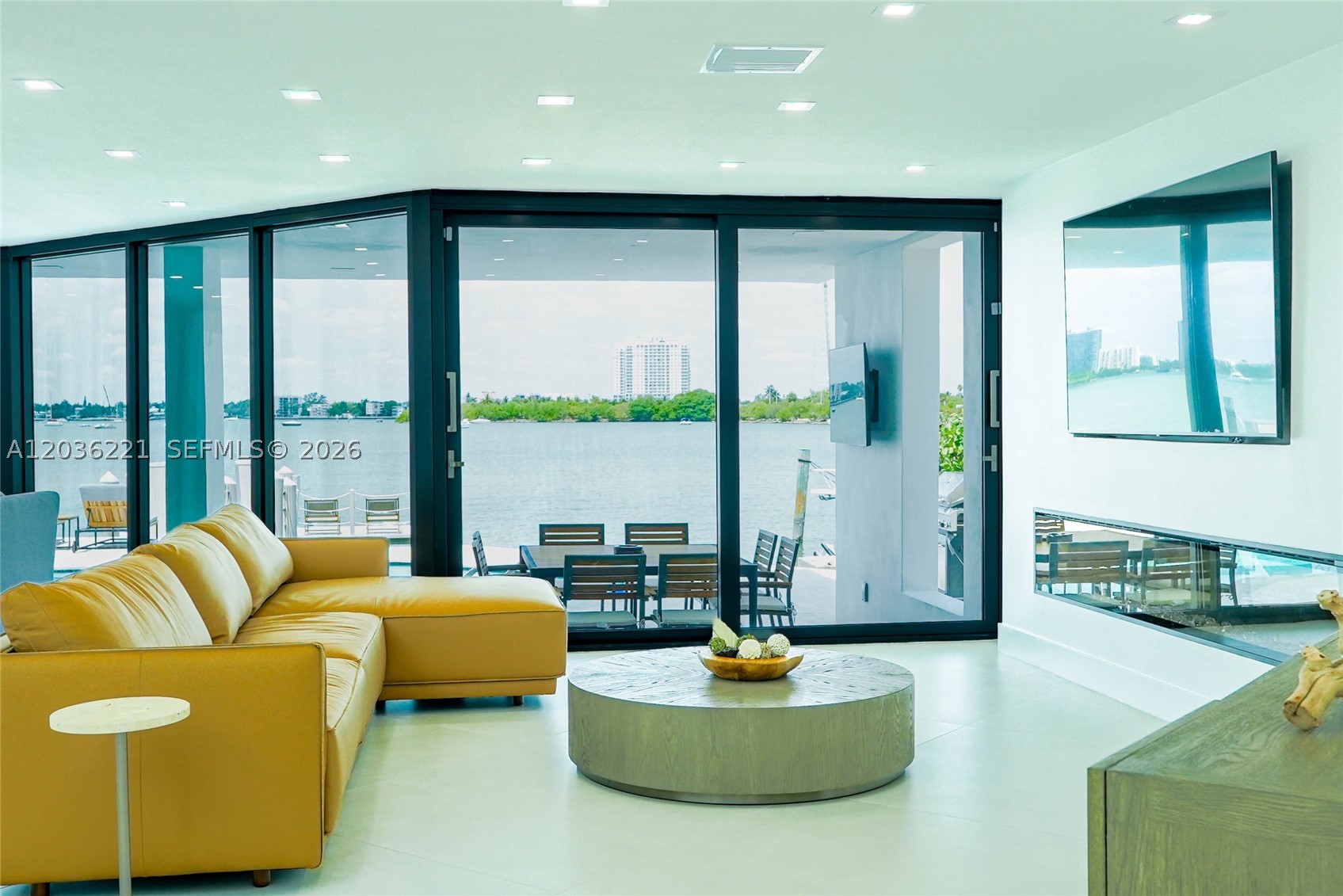 7720 Miami View Dr