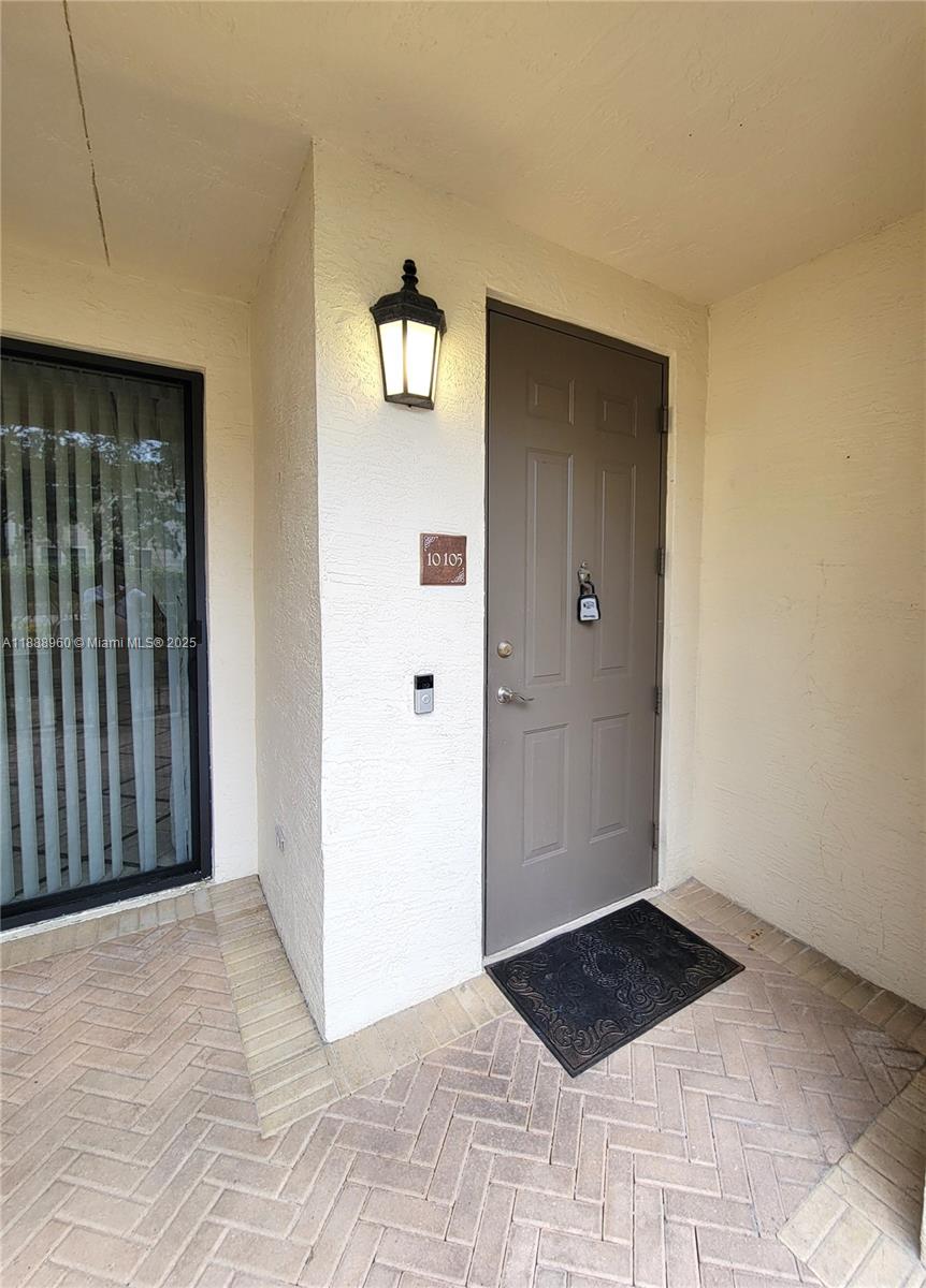 VILLA FLORA CONDO - Residential Lease