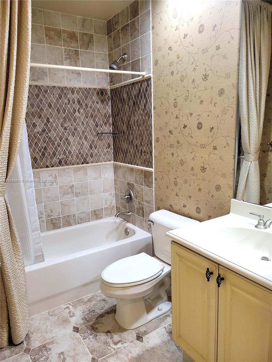 VILLA FLORA CONDO - Residential Lease