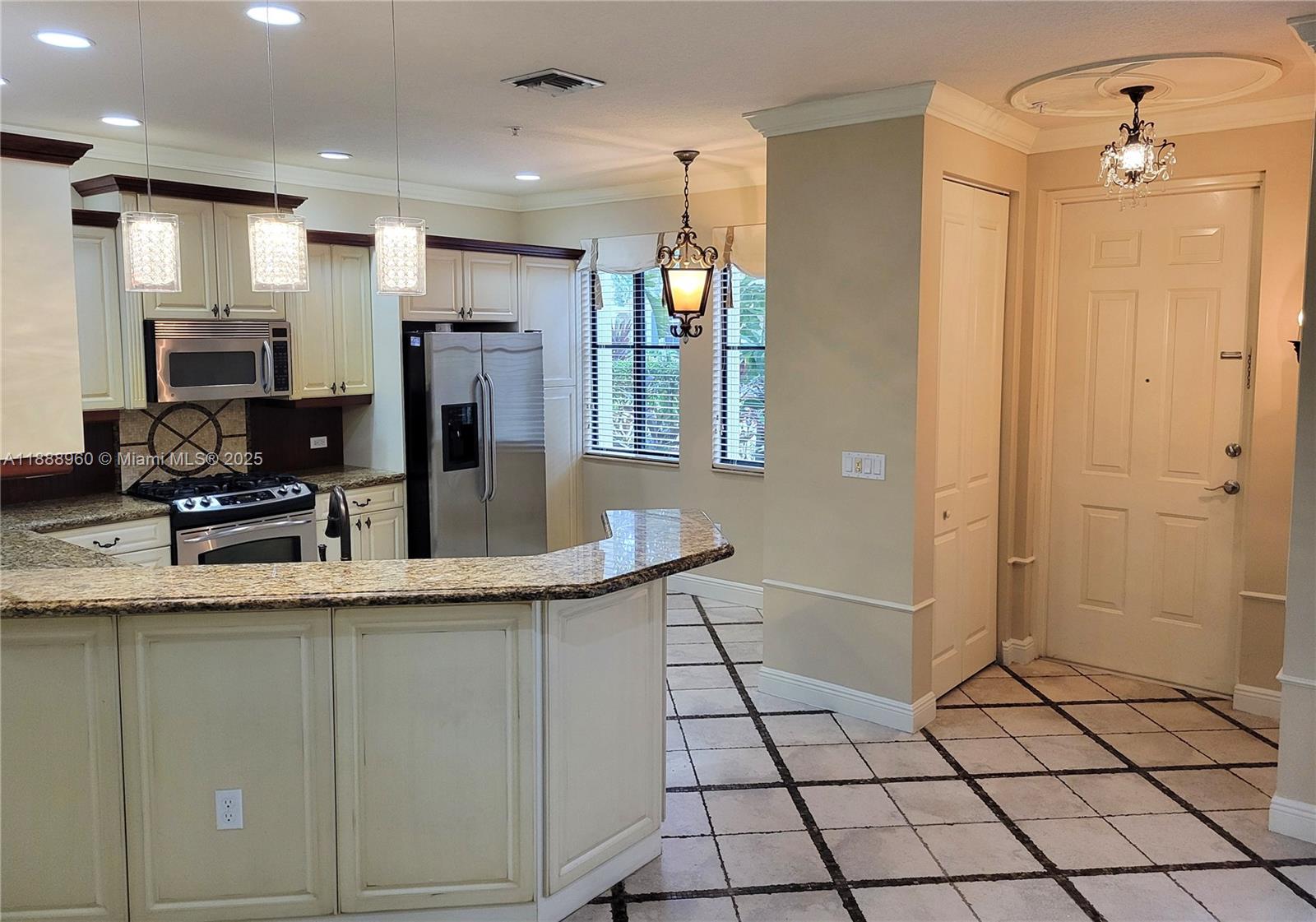 VILLA FLORA CONDO - Residential Lease