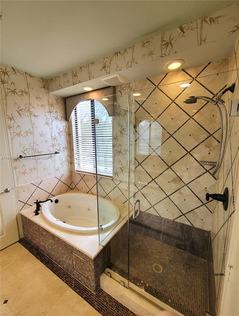 VILLA FLORA CONDO - Residential Lease