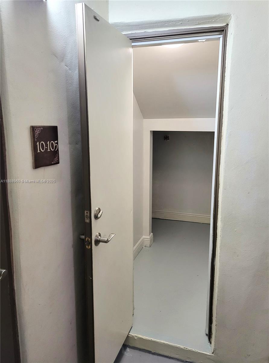 VILLA FLORA CONDO - Residential Lease
