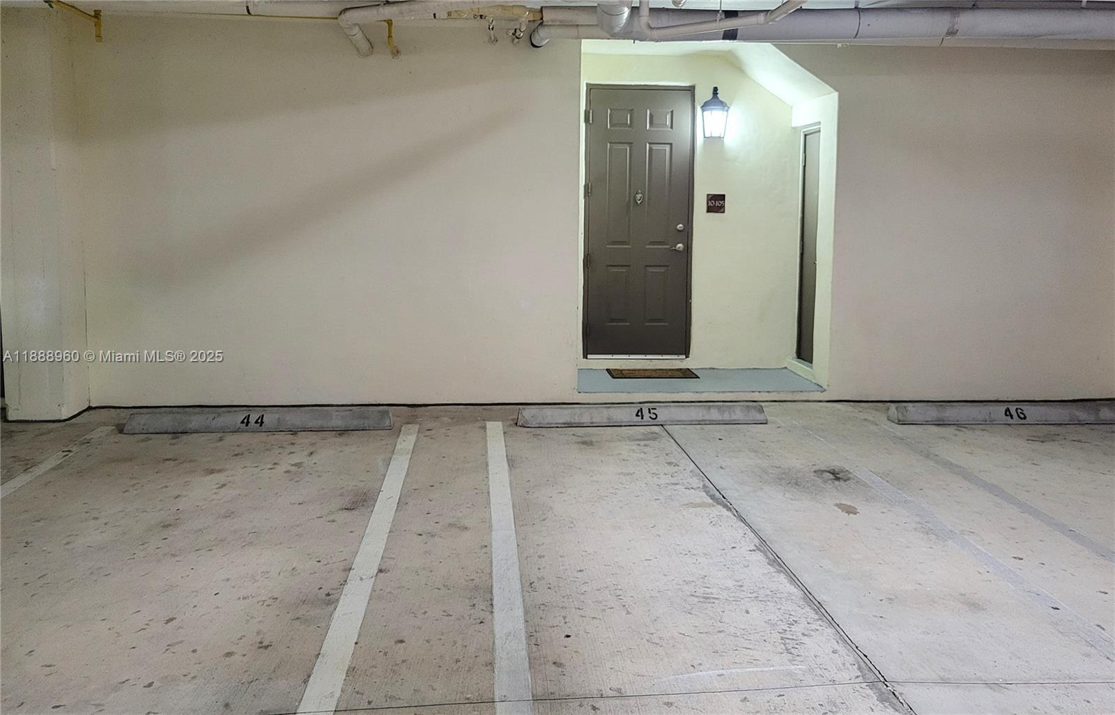 VILLA FLORA CONDO - Residential Lease