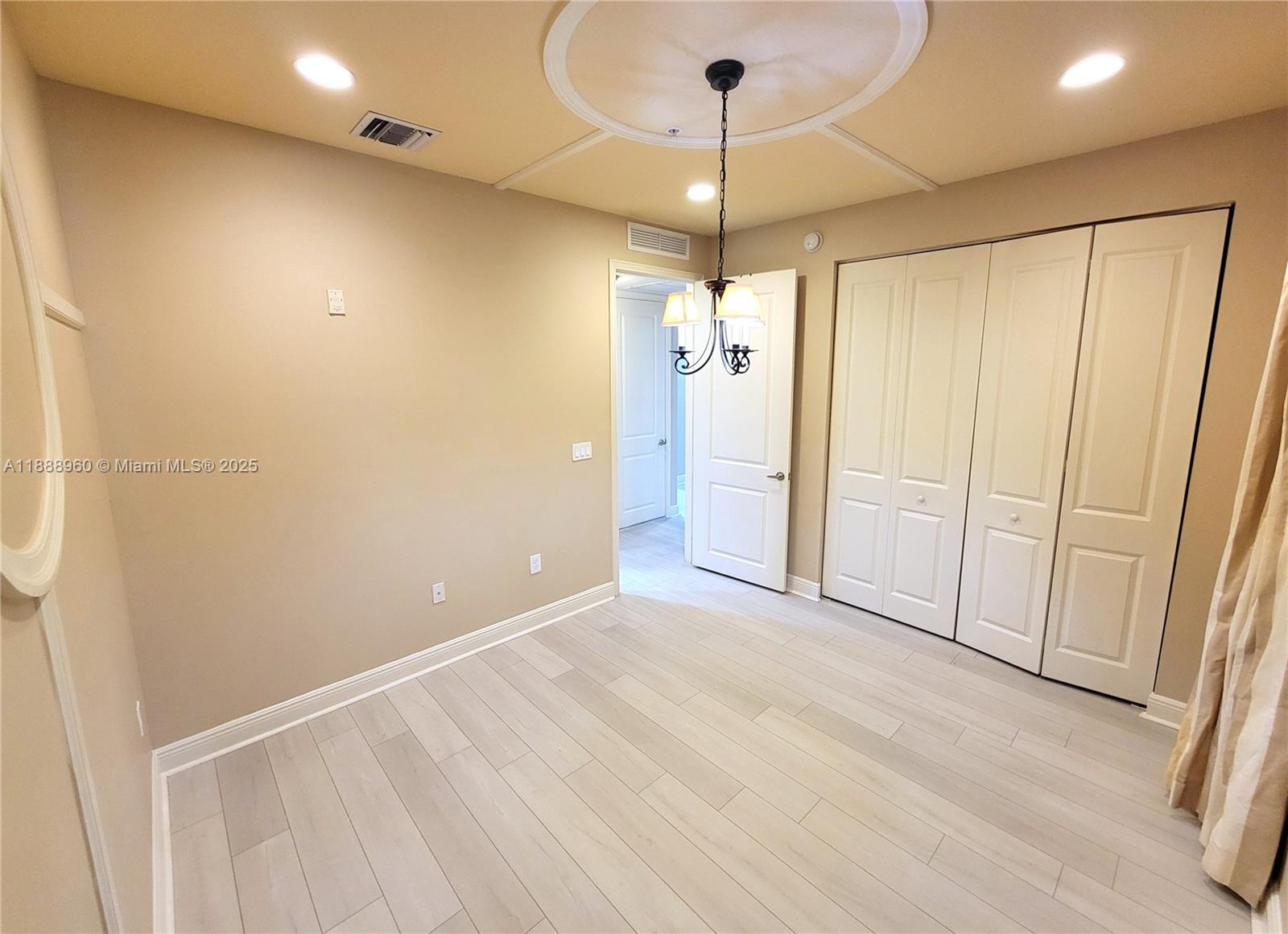VILLA FLORA CONDO - Residential Lease