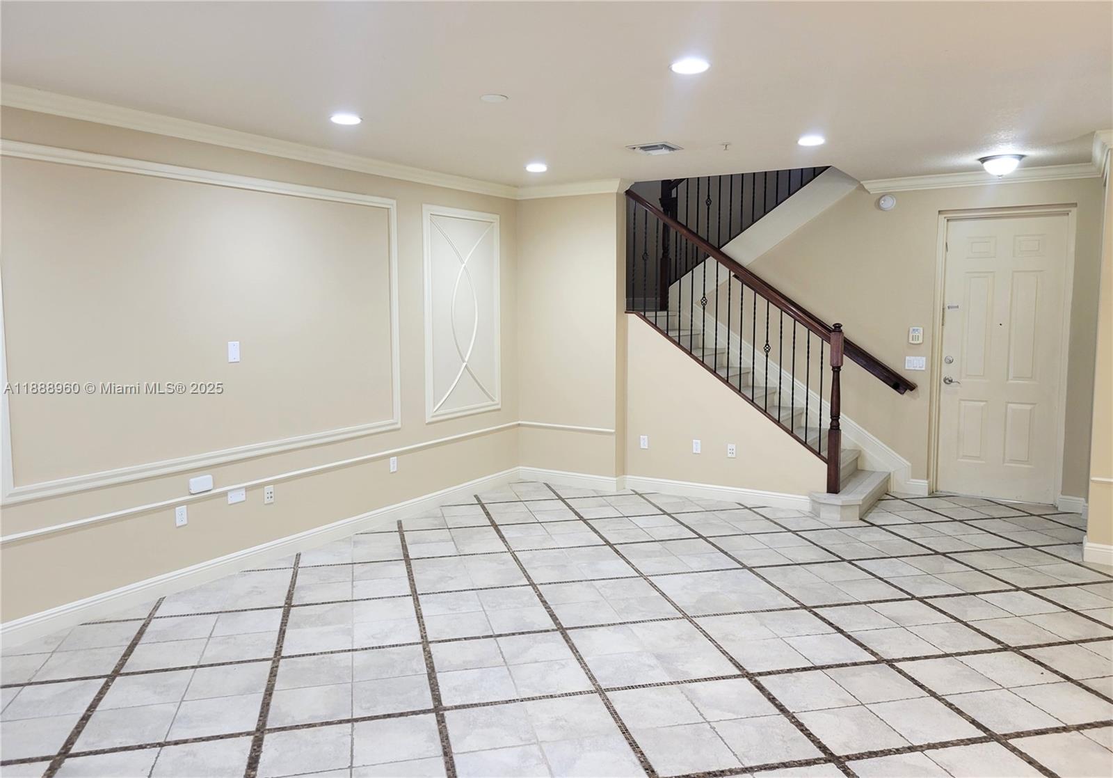 VILLA FLORA CONDO - Residential Lease