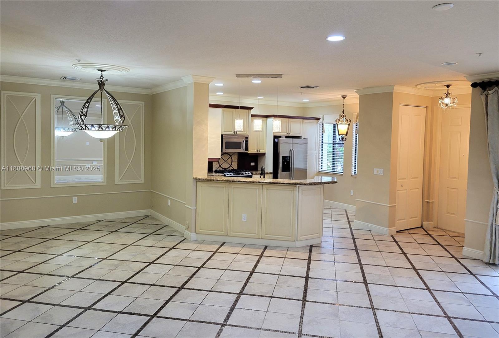 VILLA FLORA CONDO - Residential Lease