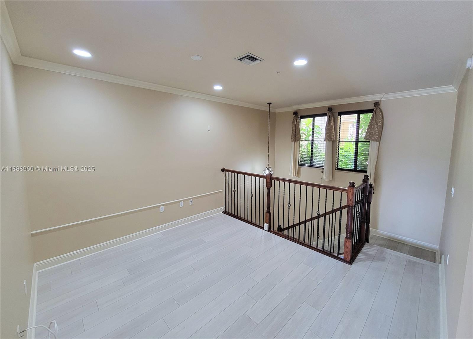 VILLA FLORA CONDO - Residential Lease
