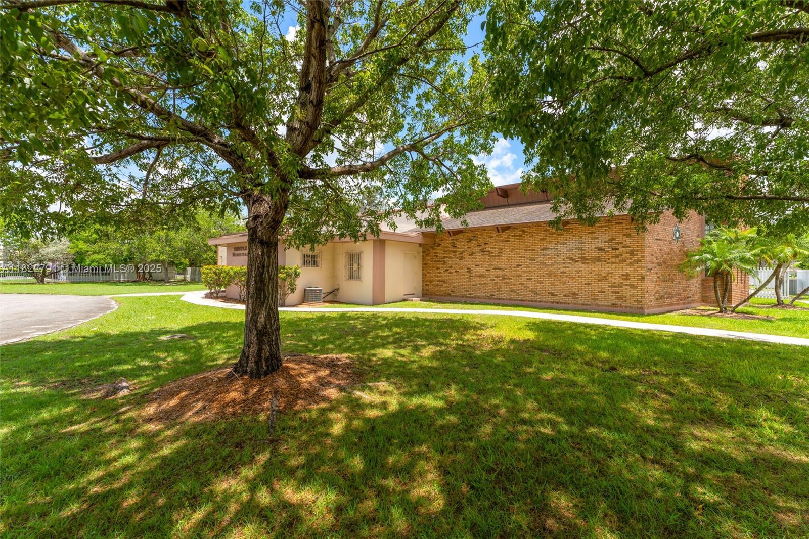 185 NE 8th St (CAMPBELL DR), Homestead, FL, 33030/$2,999,999 3 185 NE 8th St (CAMPBELL DR)