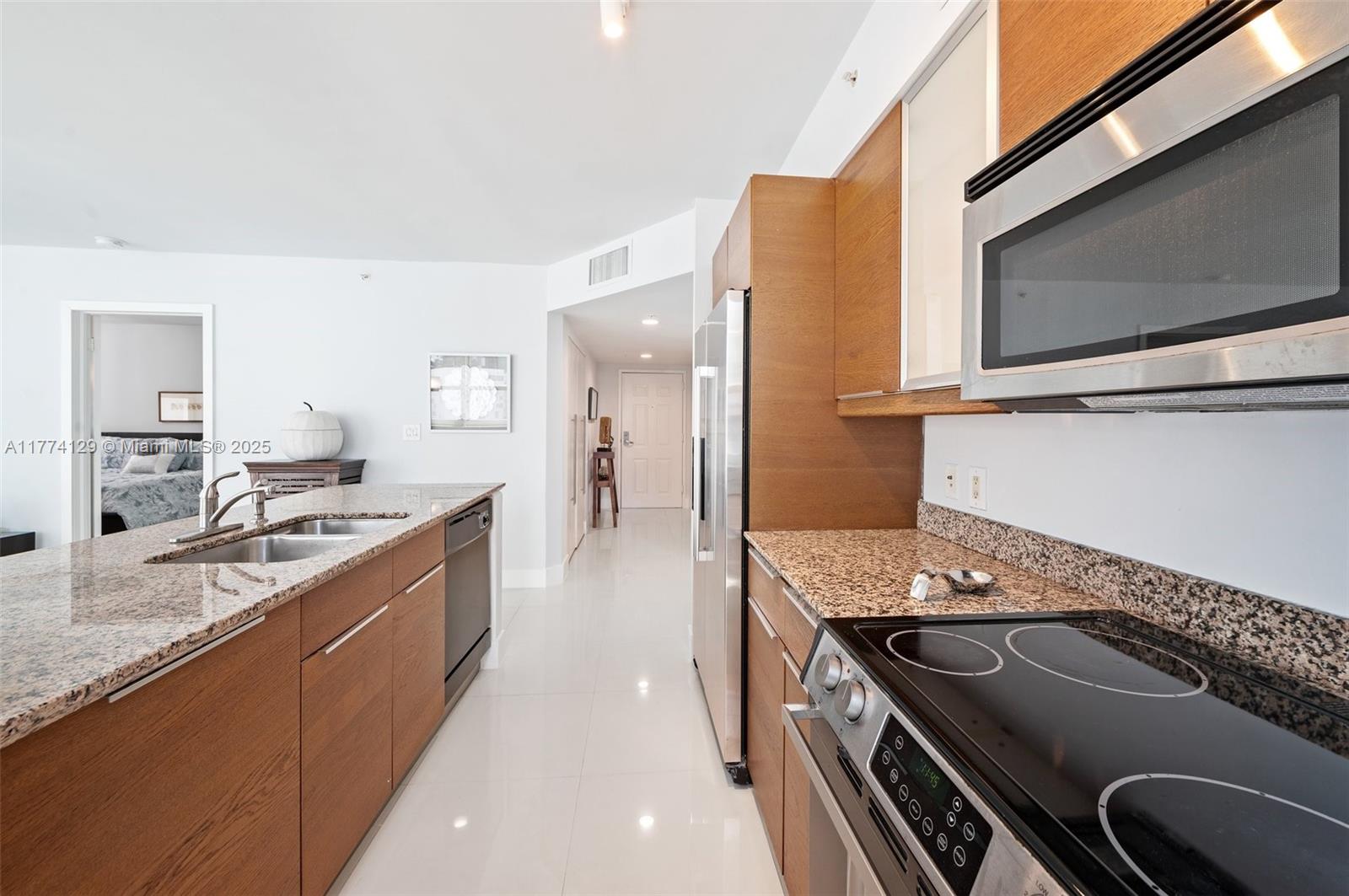 THE MARK ON BRICKELL COND - Residential Lease