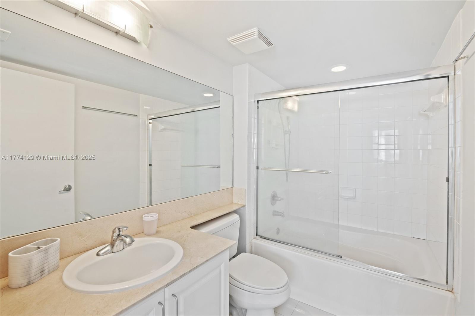 THE MARK ON BRICKELL COND - Residential Lease