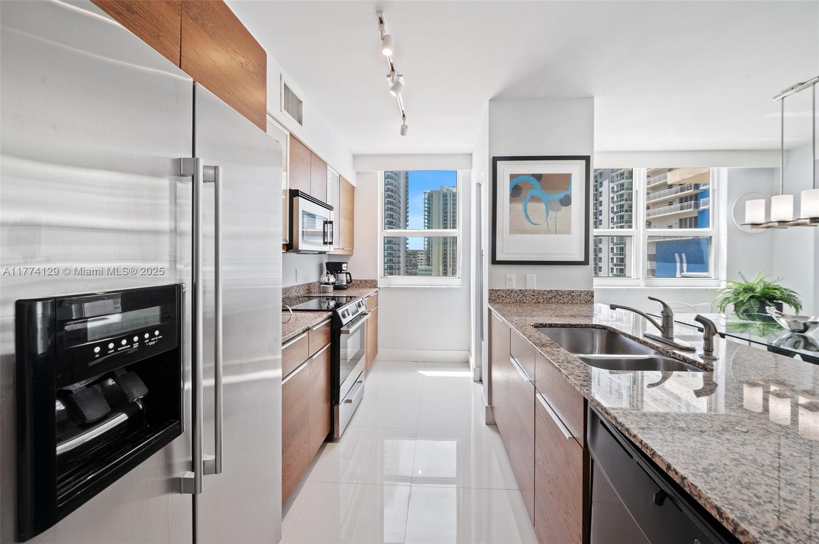 THE MARK ON BRICKELL COND - Residential Lease