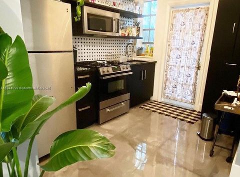 Photo of 439 15th St #16, Miami Beach, FL 33139 (MLS # A11874299)
