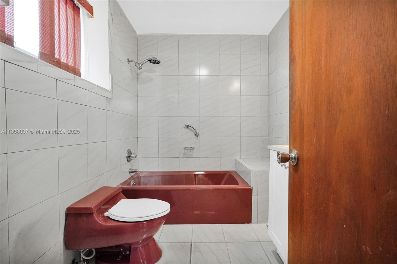 TROPICAL HIGHLANDS 3RD AD - Residential