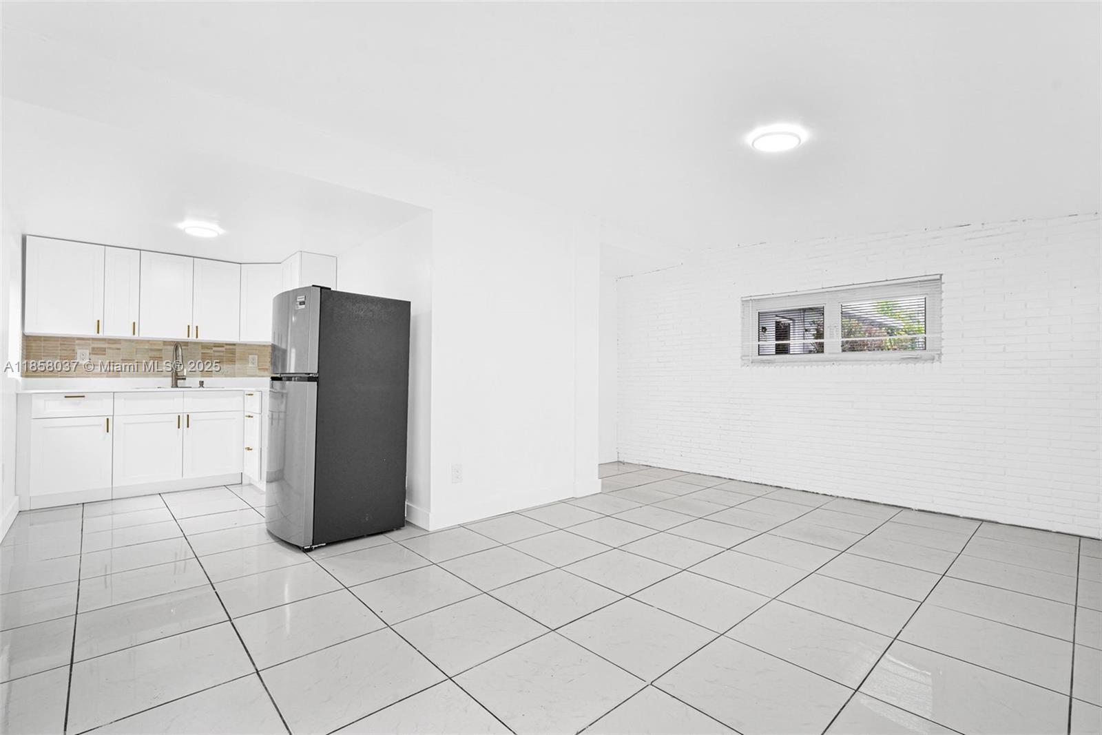 TROPICAL HIGHLANDS 3RD AD - Residential