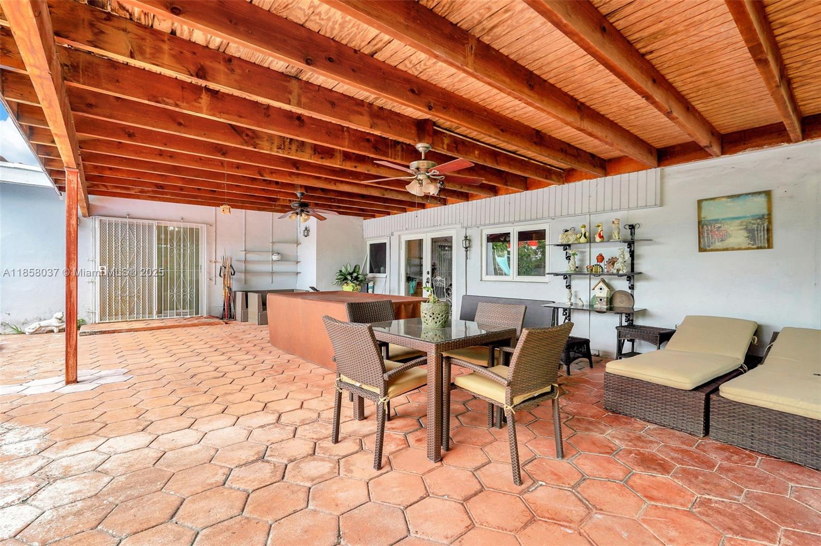 TROPICAL HIGHLANDS 3RD AD - Residential