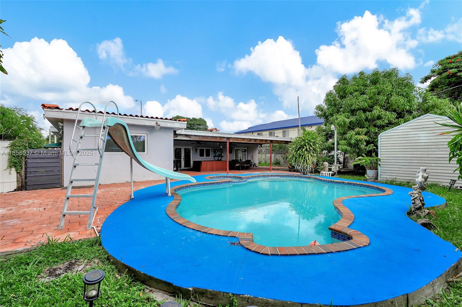 TROPICAL HIGHLANDS 3RD AD - Residential