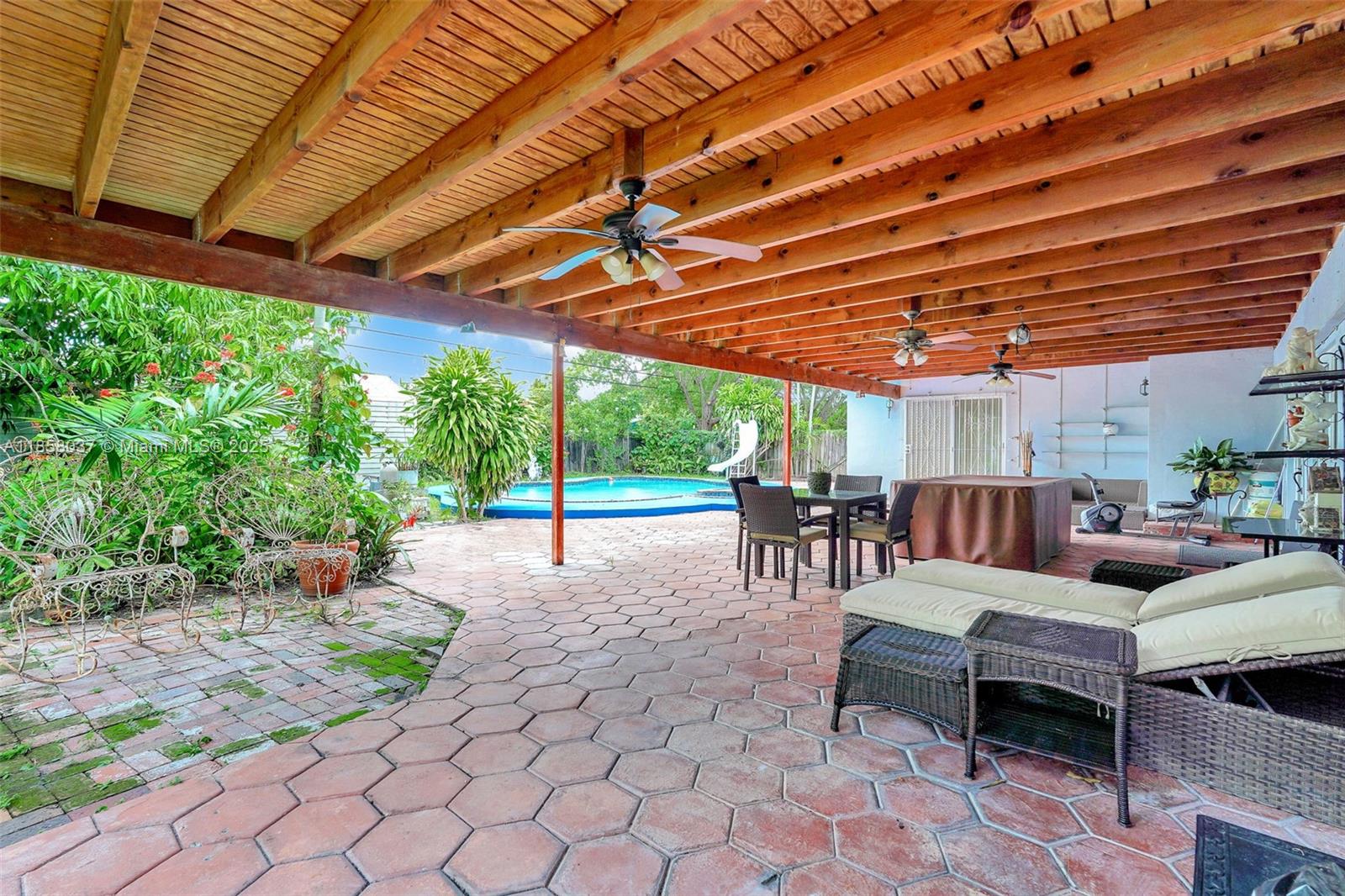 TROPICAL HIGHLANDS 3RD AD - Residential