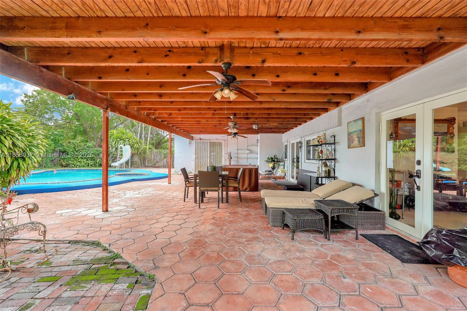 TROPICAL HIGHLANDS 3RD AD - Residential